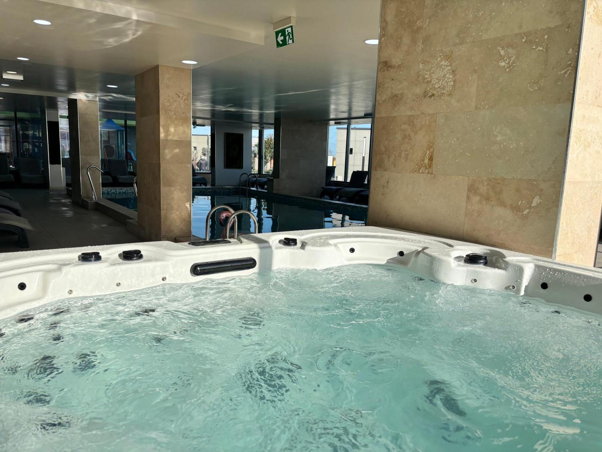 Eka Studio - Pool & Spa Beach Resort Năvodari Exterior foto